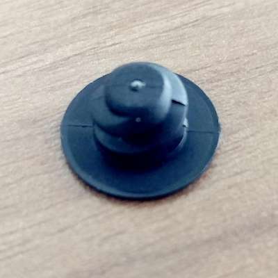 Type R poly buttons for sanding discs